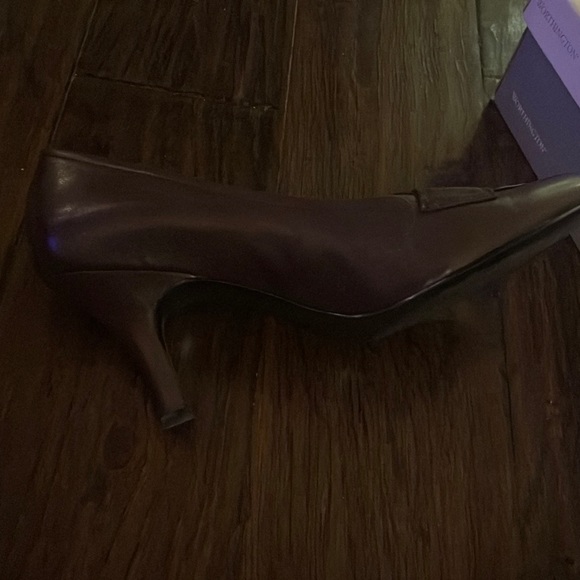 Woman’s brown size 9 heels - Picture 9 of 10